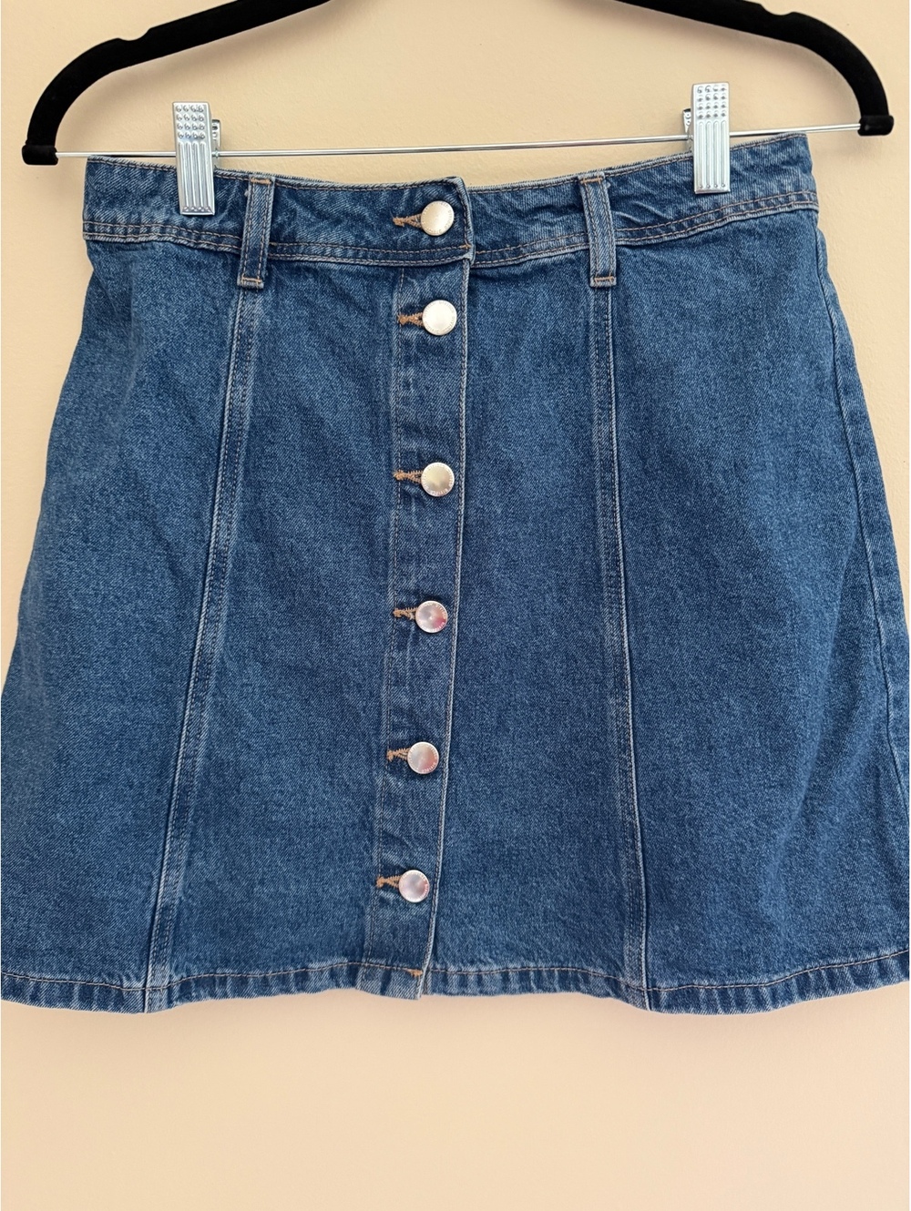 6 Divided denim skirt, button down